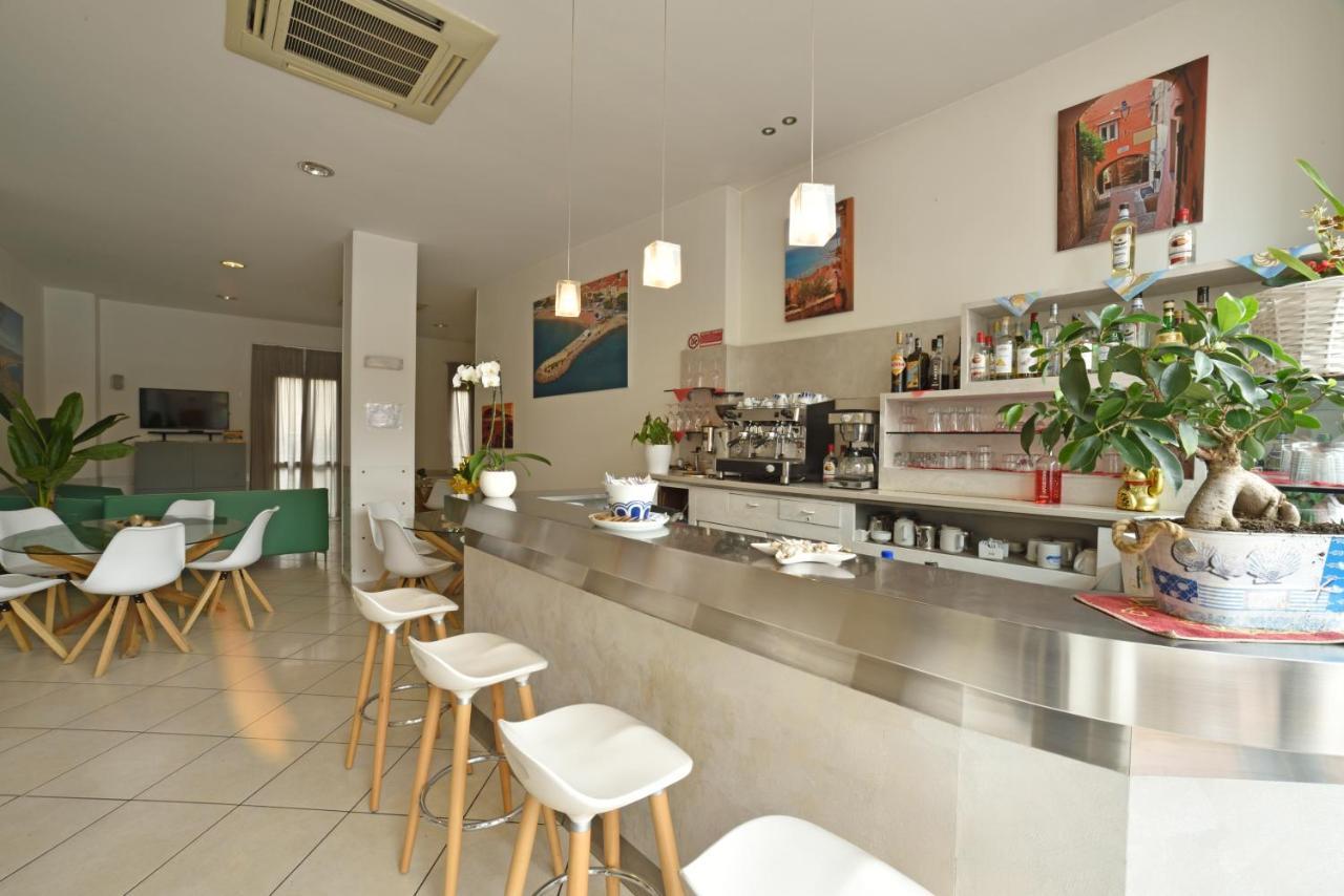Hotel Ristorante La Marina Mhotelsgroup San Bartolomeo Al Mare Eksteriør bilde
