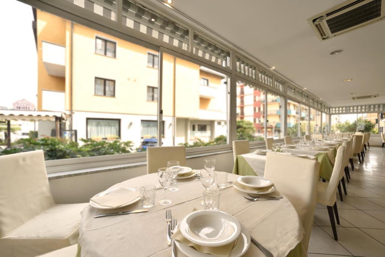 Hotel Ristorante La Marina Mhotelsgroup San Bartolomeo Al Mare Eksteriør bilde
