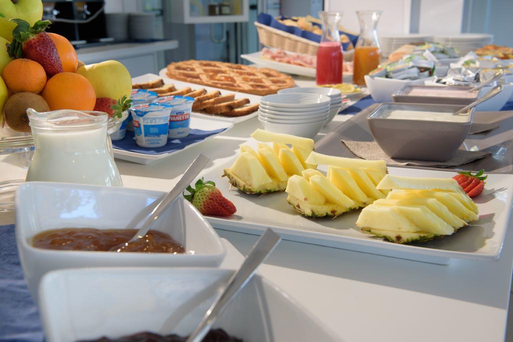 Hotel Ristorante La Marina Mhotelsgroup San Bartolomeo Al Mare Eksteriør bilde